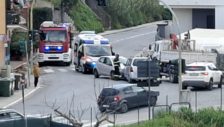 Impatto frontale, due feriti a San Benedetto